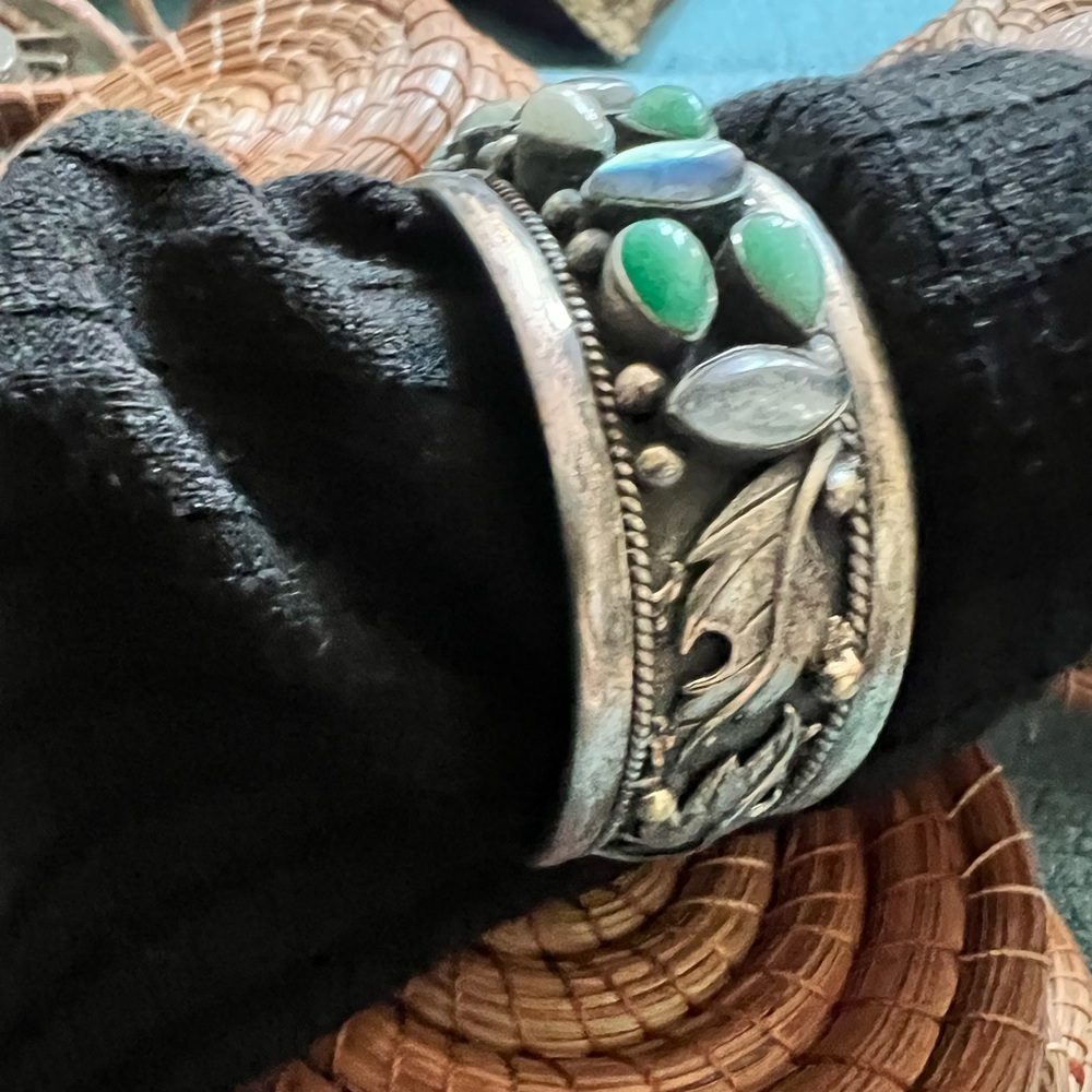 Gorgeous moonstone bracelet